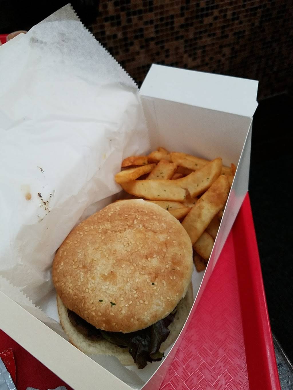 Island Burger | restaurant | 2093 Nostrand Ave, Brooklyn, NY 11210, USA | 3477899955 OR +1 347-789-9955