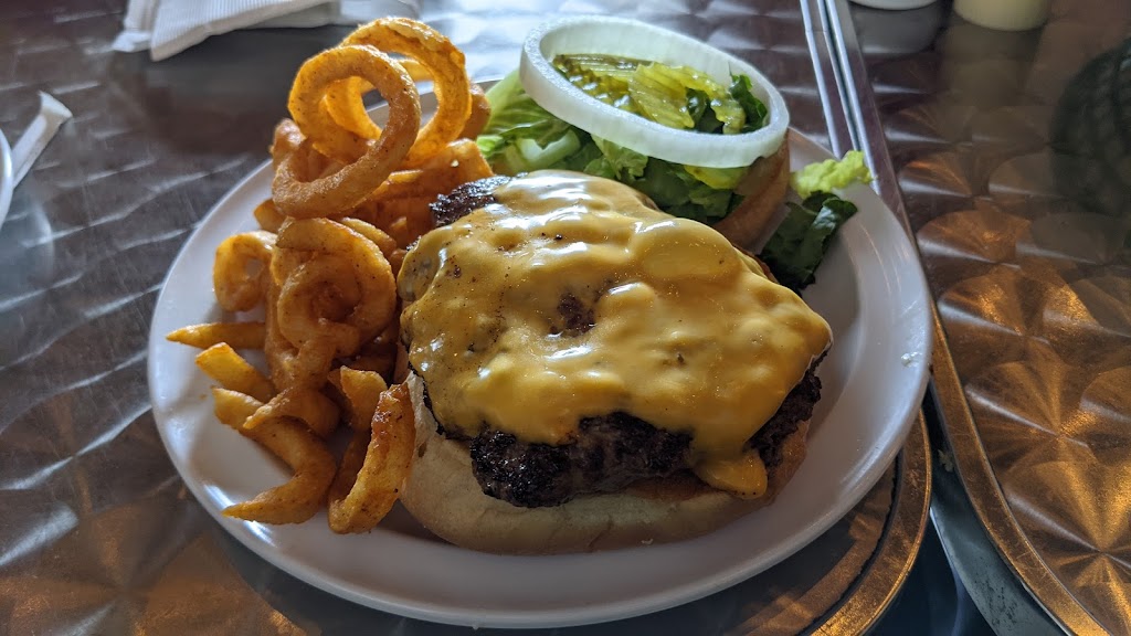 Dragons Den Cafe and Catering | restaurant | 7858 Genoa Rd, Texarkana, AR 71854, USA | 8702161309 OR +1 870-216-1309