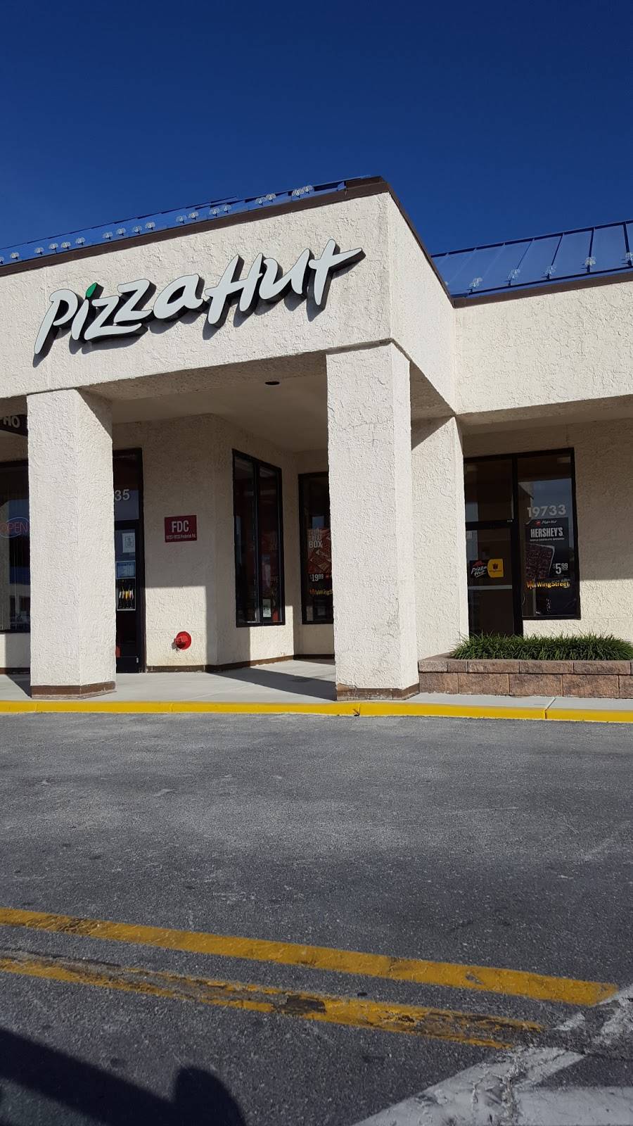 Pizza Hut | restaurant | 19733 Frederick Rd, Germantown, MD 20876, USA | 3019720300 OR +1 301-972-0300