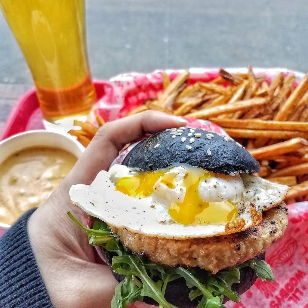 Lil Woodys | restaurant | 9807 16th Ave SW, Seattle, WA 98106, USA | 2064031294 OR +1 206-403-1294