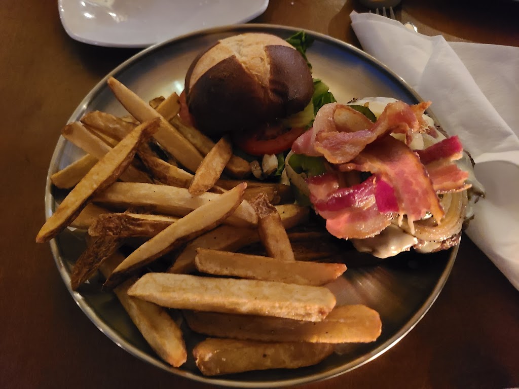 South Rims Wine & Beer Garage | restaurant | 514 E Rte 66, Williams, AZ 86046, USA | 9286355902 OR +1 928-635-5902