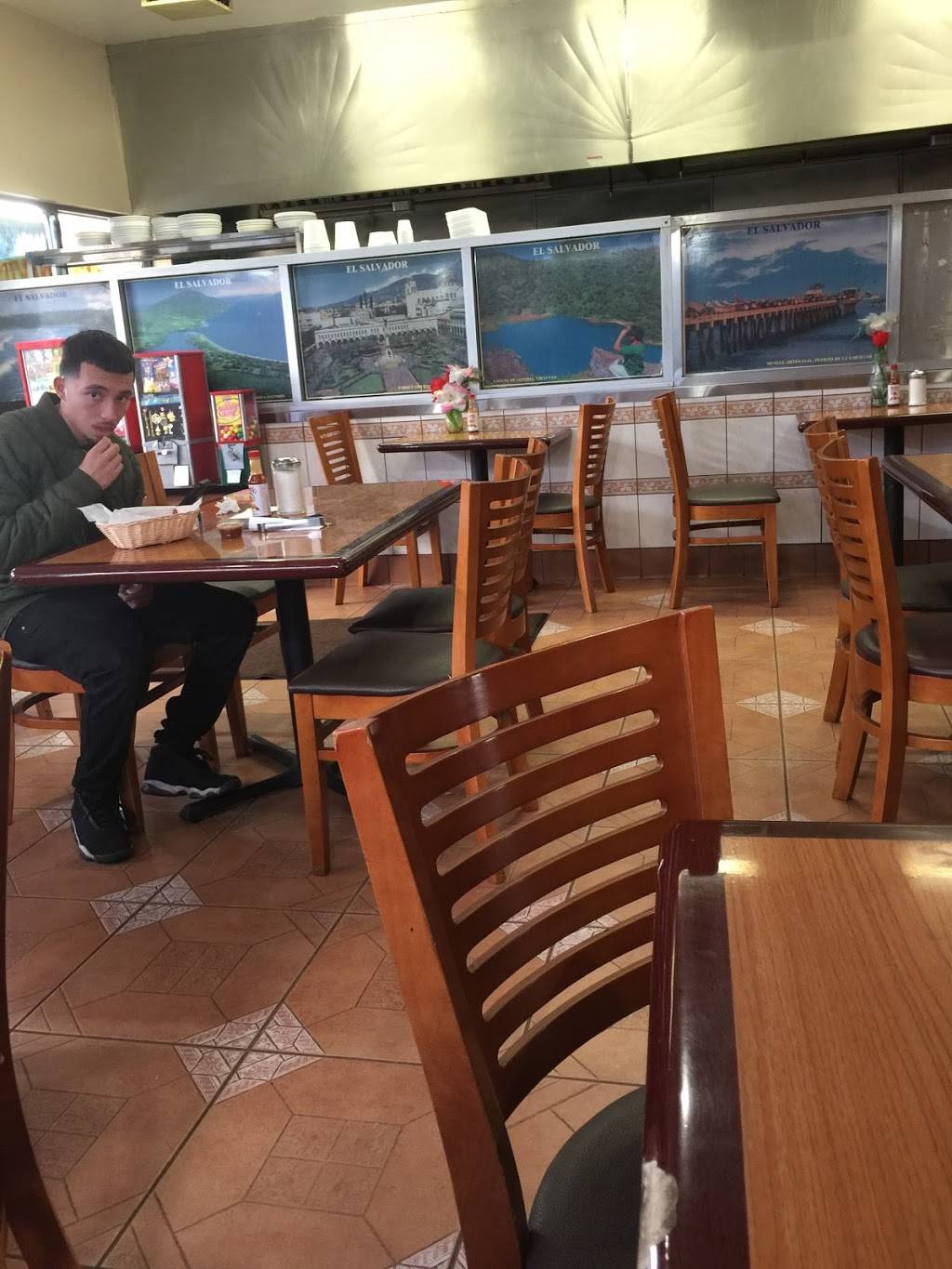 Mi Pueblo Restaurant y Pupuseria | restaurant | 1341 E Florence Ave, Los Angeles, CA 90001, USA | 3235839091 OR +1 323-583-9091