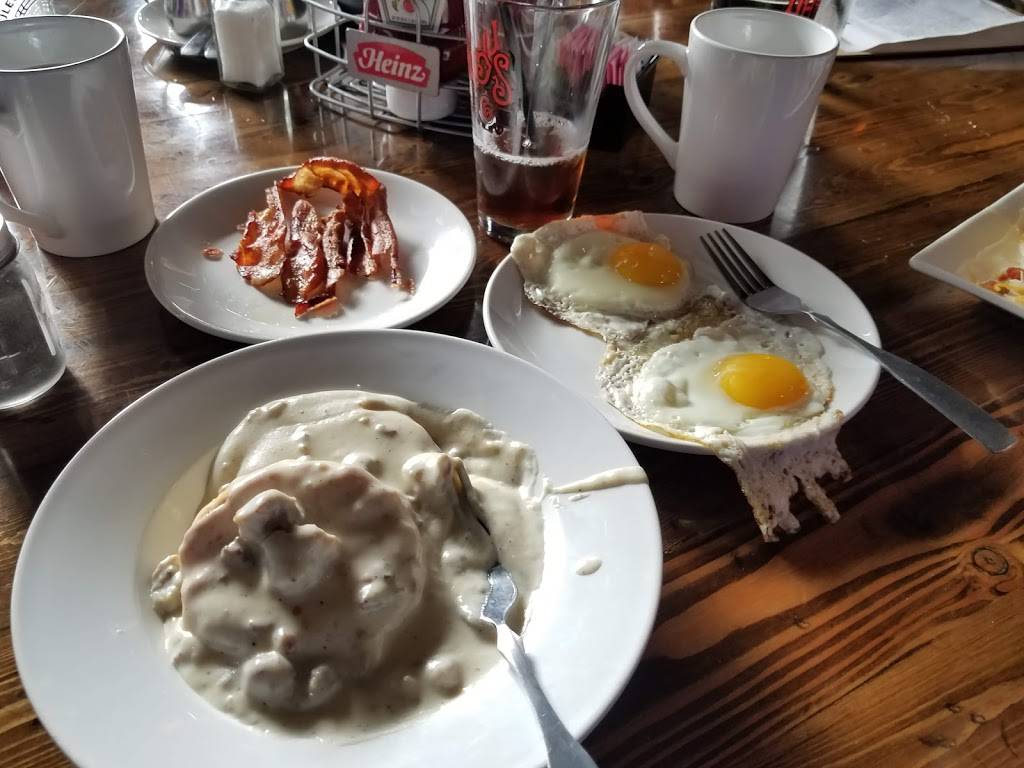 Sloans Pub House | restaurant | 119 W Main St, Collinsville, IL 62234, USA | 6188559100 OR +1 618-855-9100