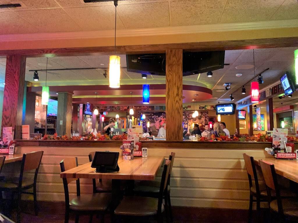 Applebees Grill + Bar | restaurant | 7901 1/2, Southtown Center, Bloomington, MN 55420, USA | 9528818845 OR +1 952-881-8845