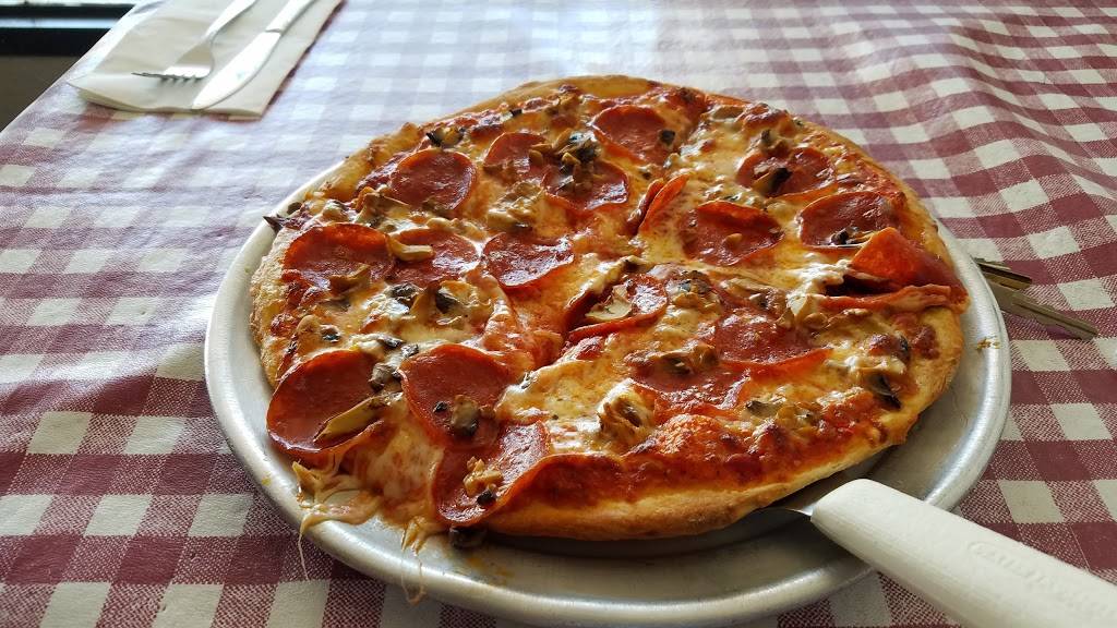 Serafinis Pizzeria | restaurant | 2414 E Bridge St, Brighton, CO 80601, USA | 3036595233 OR +1 303-659-5233