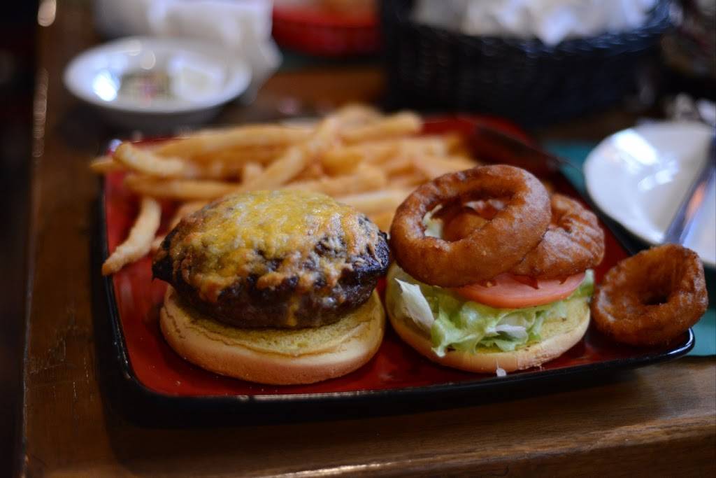 Brandons Pub + Grille | restaurant | 559 Main St, Fair Haven, NY 13064, USA | 3159476266 OR +1 315-947-6266