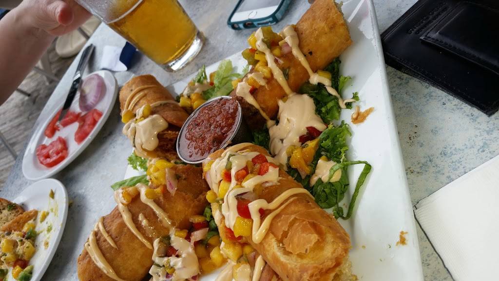 Blue Giraffe Restaurant | restaurant | 2075 Periwinkle Way #14, Sanibel, FL 33957, USA | 2394722525 OR +1 239-472-2525