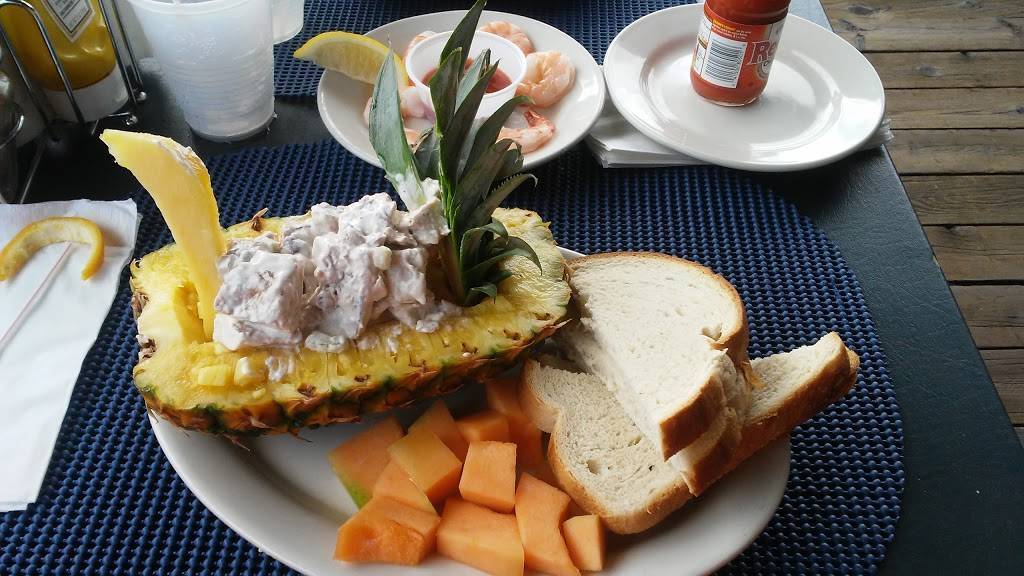 Captains Landing | restaurant | 152 N River Rd, Mt Clemens, MI 48043, USA | 5864939551 OR +1 586-493-9551