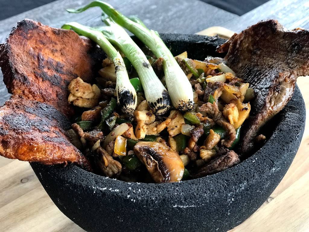 La Mexicana Cantina & Grill | restaurant | 76 West Ave, Tallmadge, OH 44278, USA | 3306302800 OR +1 330-630-2800