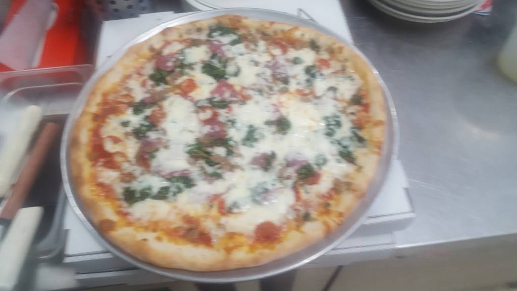 Classic Pizza | restaurant | 112 St Claire Pl #102, Stevensville, MD 21666, USA | 4106437533 OR +1 410-643-7533