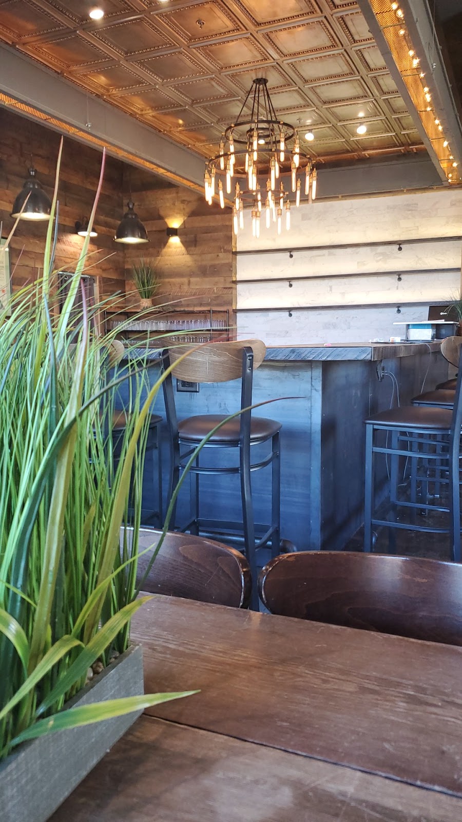 Paper Plane | restaurant | 816 S Central Ave, Atlanta, GA 30354, USA | 4049636152 OR +1 404-963-6152