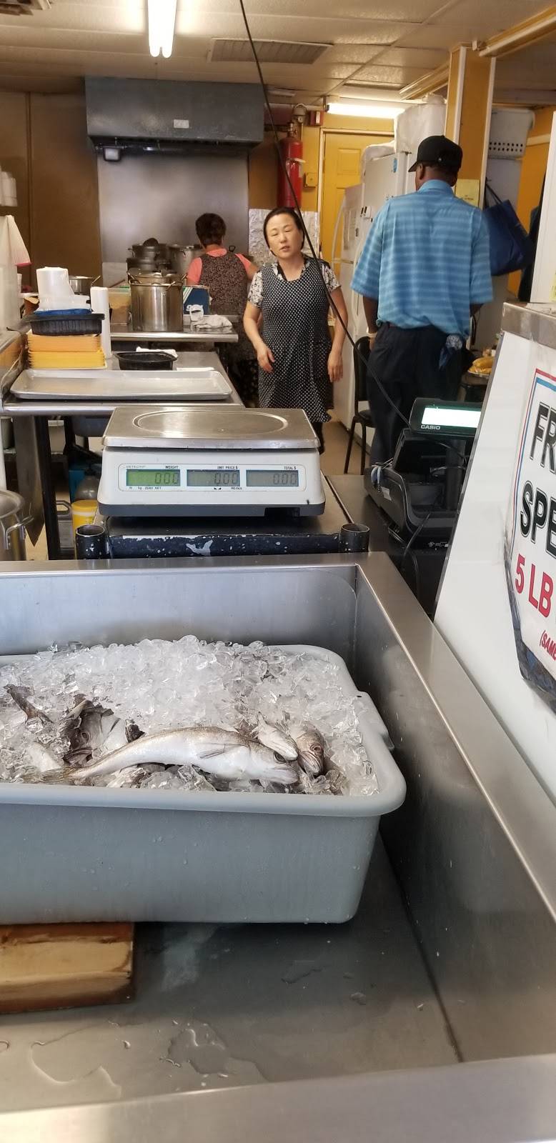 301 Seafood | restaurant | 7233 Jefferson Davis Hwy, North Chesterfield, VA 23237, USA | 8047140434 OR +1 804-714-0434