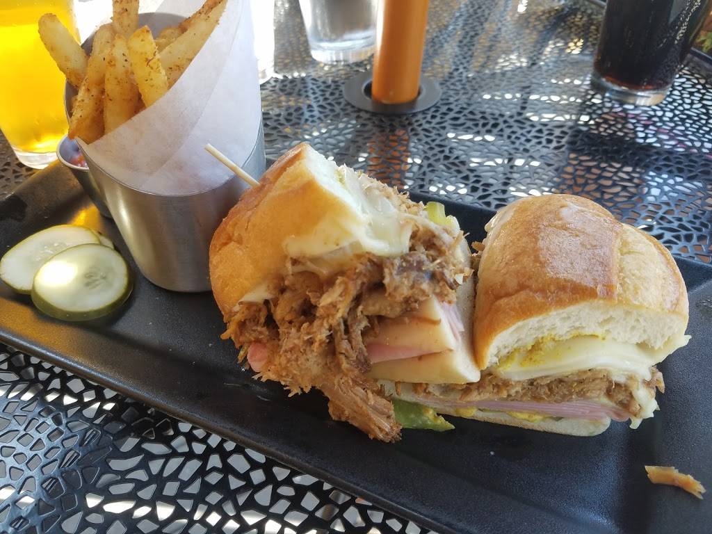 Whiskey Barrel | restaurant | 251 E Main St, Stratford, CT 06614, USA | 2033756800 OR +1 203-375-6800