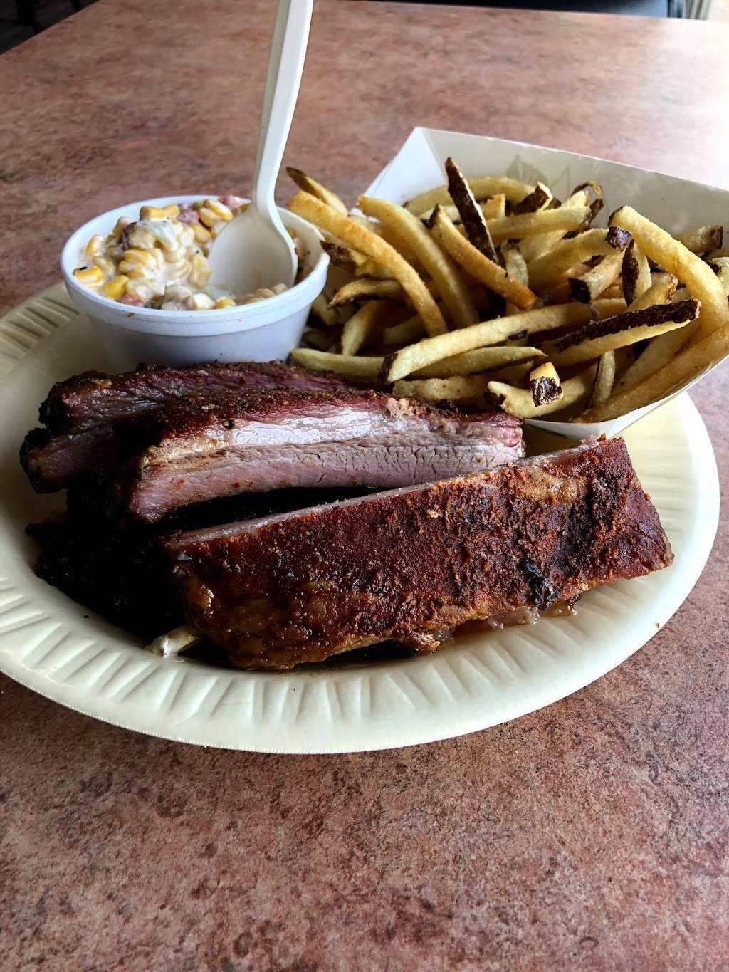 Jambos BBQ | restaurant | 1724 W Division St, Arlington, TX 76012, USA | 8172757881 OR +1 817-275-7881
