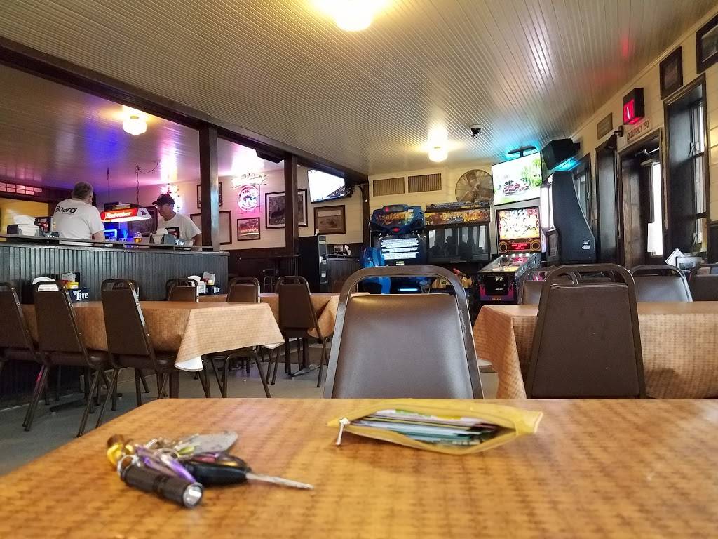 Chucks Lakeshore Inn | restaurant | 352 Lake St, Fontana-On-Geneva Lake, WI 53125, USA | 2622753222 OR +1 262-275-3222