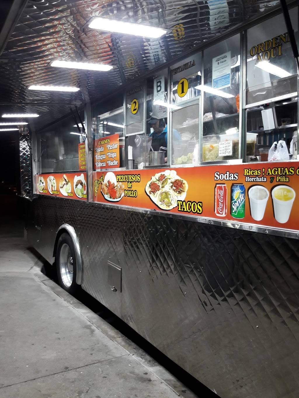 Santa Rita Jalisco Taco Truck | restaurant | 3900 E 1st St, Los Angeles, CA 90063, USA | 3232612738 OR +1 323-261-2738