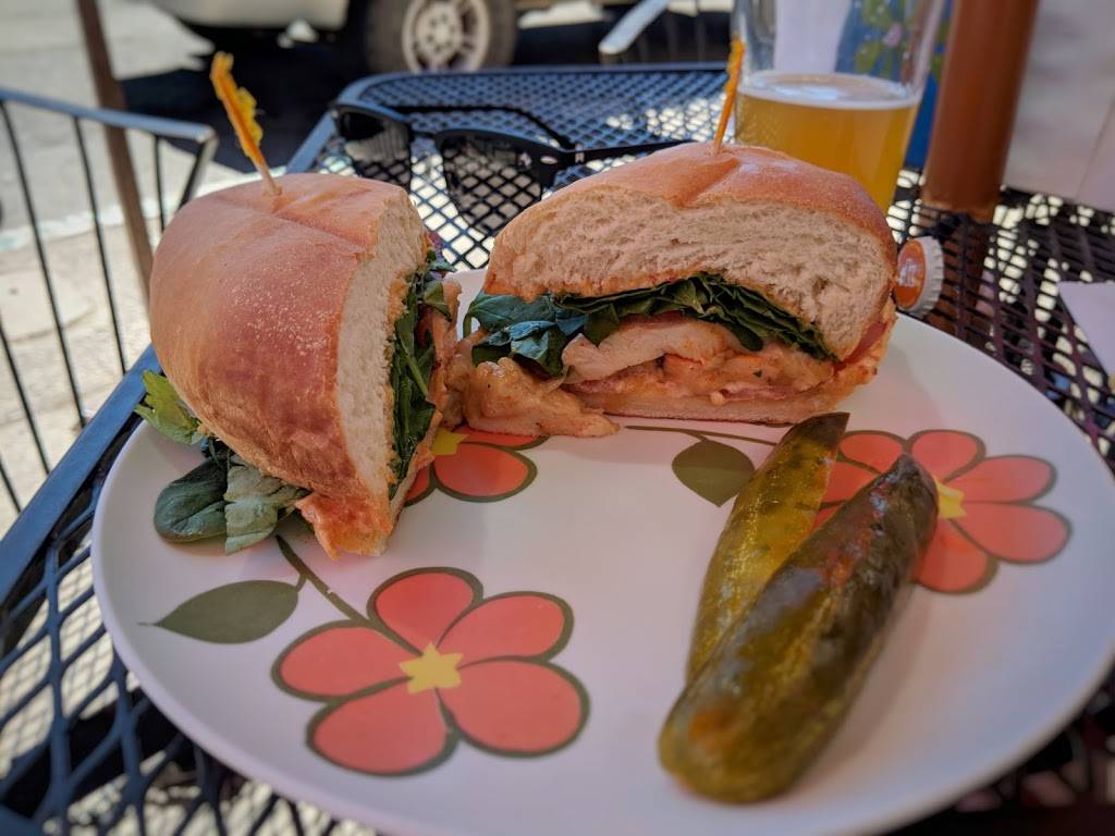 RAYS DELICATESSEN & TAVERN | restaurant | 900 Western Ave, Petaluma, CA 94952, USA | 7077629492 OR +1 707-762-9492