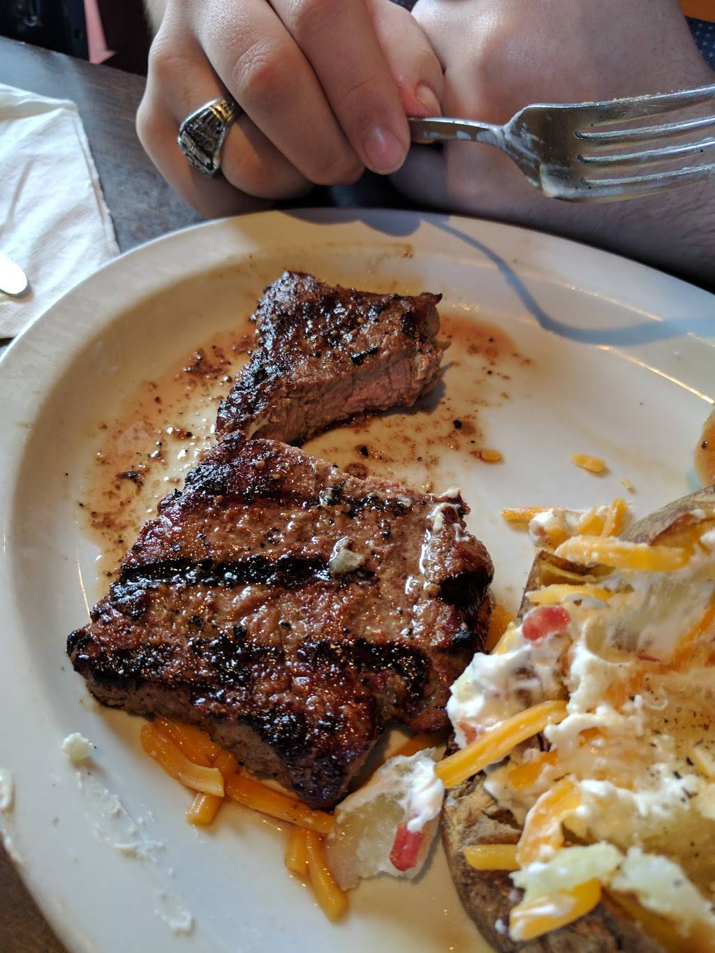 Cornerstone Cafe | restaurant | 4 E Main St, Gordonsville, TN 38563, USA | 6156838211 OR +1 615-683-8211