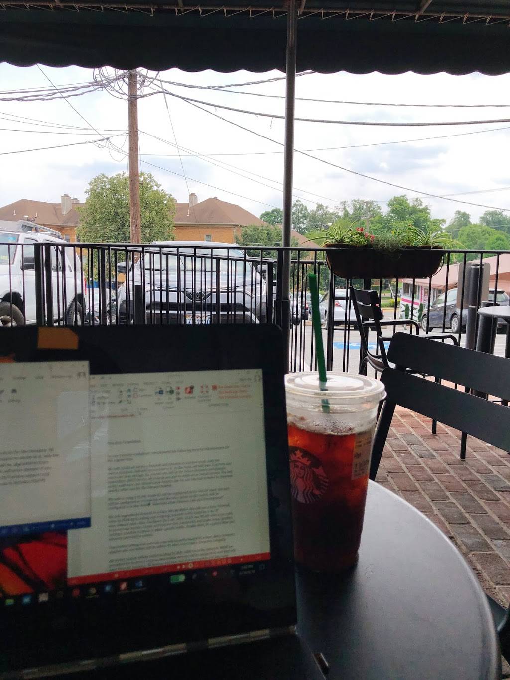 Starbucks | cafe | 4526 Lee Hwy, Arlington, VA 22207, USA | 7032431282 OR +1 703-243-1282