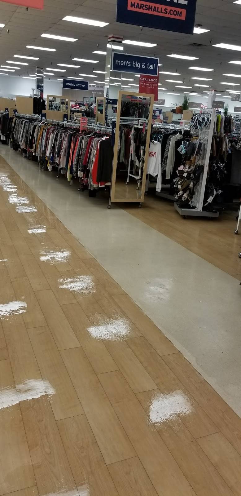 Elmwood Oaks Shopping Center | shopping mall | 800 S Clearview Pkwy, Harahan, LA 70123, USA | 5136861600 OR +1 513-686-1600