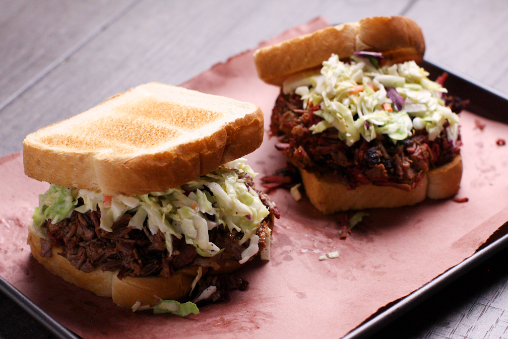 Ox & Tail BBQ | restaurant | 233 E Roosevelt Rd, Lombard, IL 60148, USA | 6304269471 OR +1 630-426-9471