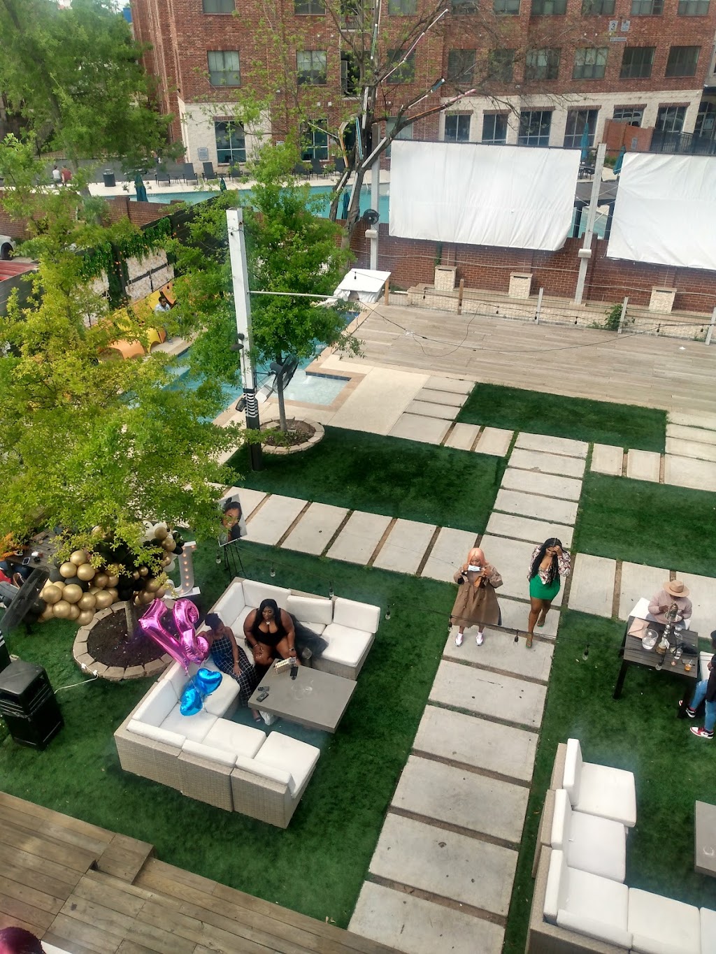 Amahle Bar & Lounge | restaurant | 1916 Baldwin St, Houston, TX 77002, USA | 7133937295 OR +1 713-393-7295