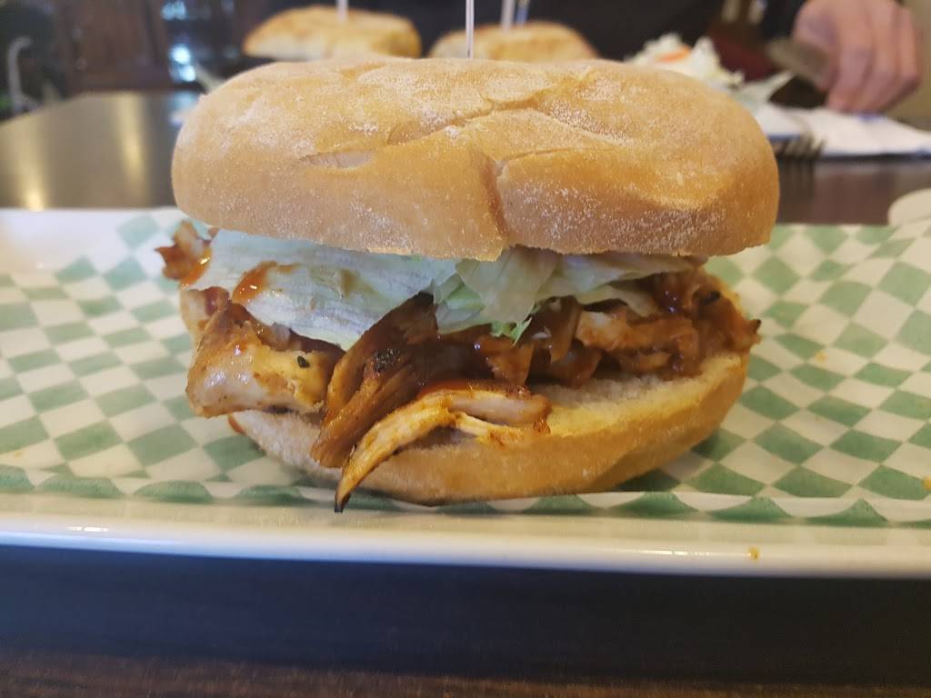 Costa Verde B.B.Q. & Portuguese Grill House | restaurant | 2764 Keele St, Toronto, ON M6M 2G2, Canada | 4166365517 OR +1 416-636-5517