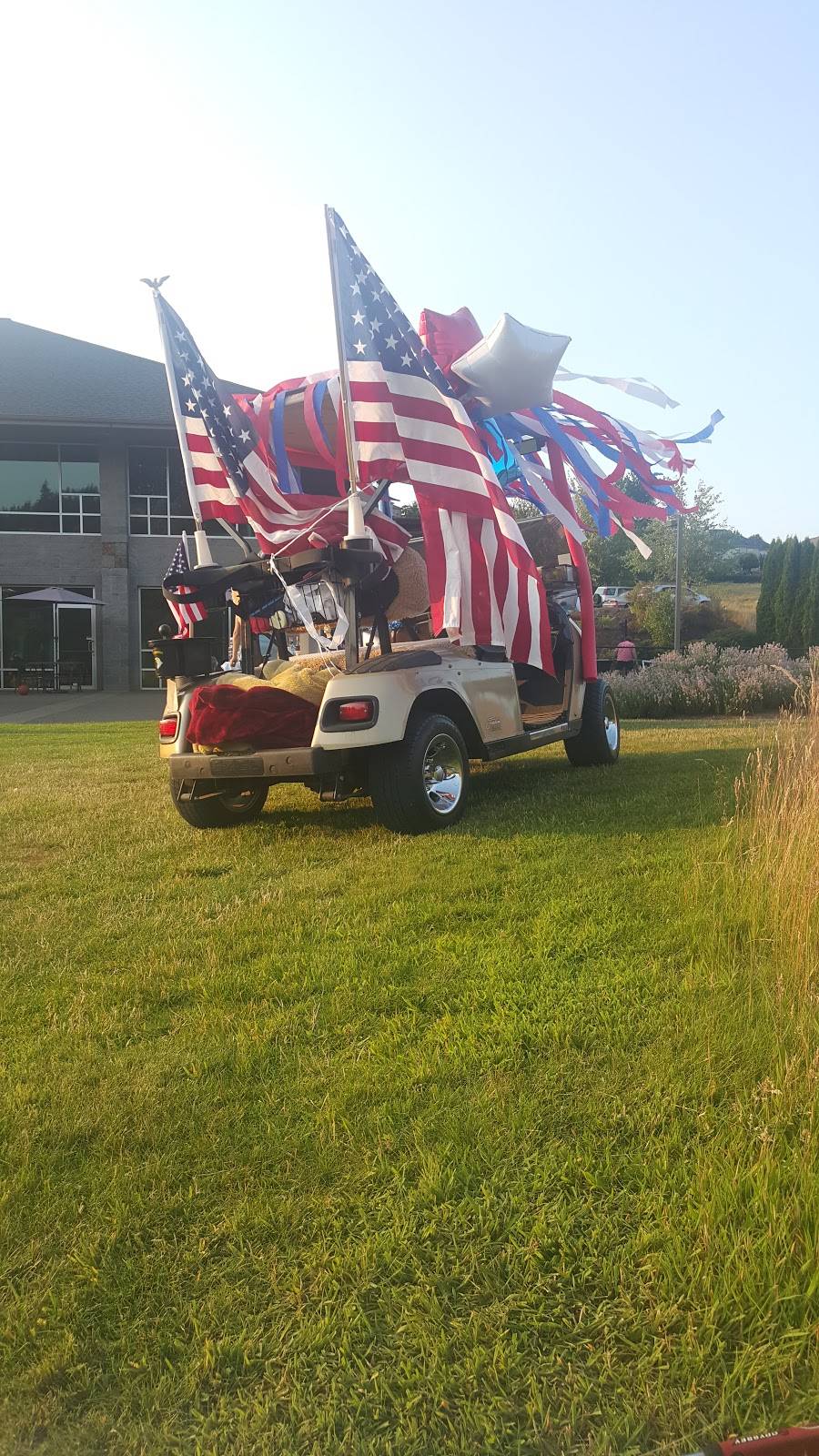 Dannys on the Green | restaurant | 6250 Club House Dr SE, Salem, OR 97306, USA | 5033634653 OR +1 503-363-4653