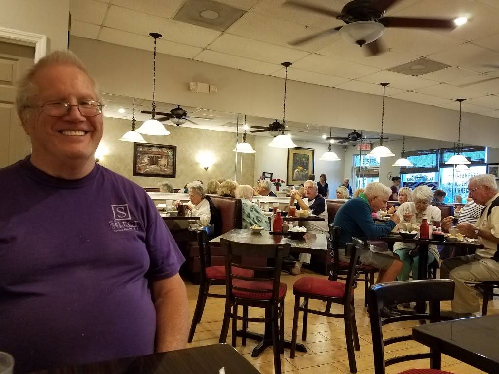 Mariner Family Restaurant | restaurant | 1834, 5175 Mariner Blvd, Spring Hill, FL 34609, USA | 3526864444 OR +1 352-686-4444