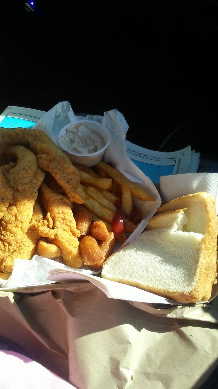 Catfish Floyds | restaurant | 710 Ann Arbor Ave, Dallas, TX 75216, USA | 2143753736 OR +1 214-375-3736