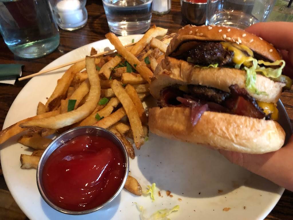 Porter Cafe | restaurant | 1723 Centre St, West Roxbury, MA 02132, USA | 6179422579 OR +1 617-942-2579