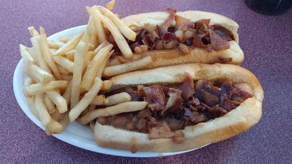 G & L Chili Dogs | restaurant | 2510 E Apple Ave, Muskegon, MI 49442, USA | 2317736454 OR +1 231-773-6454