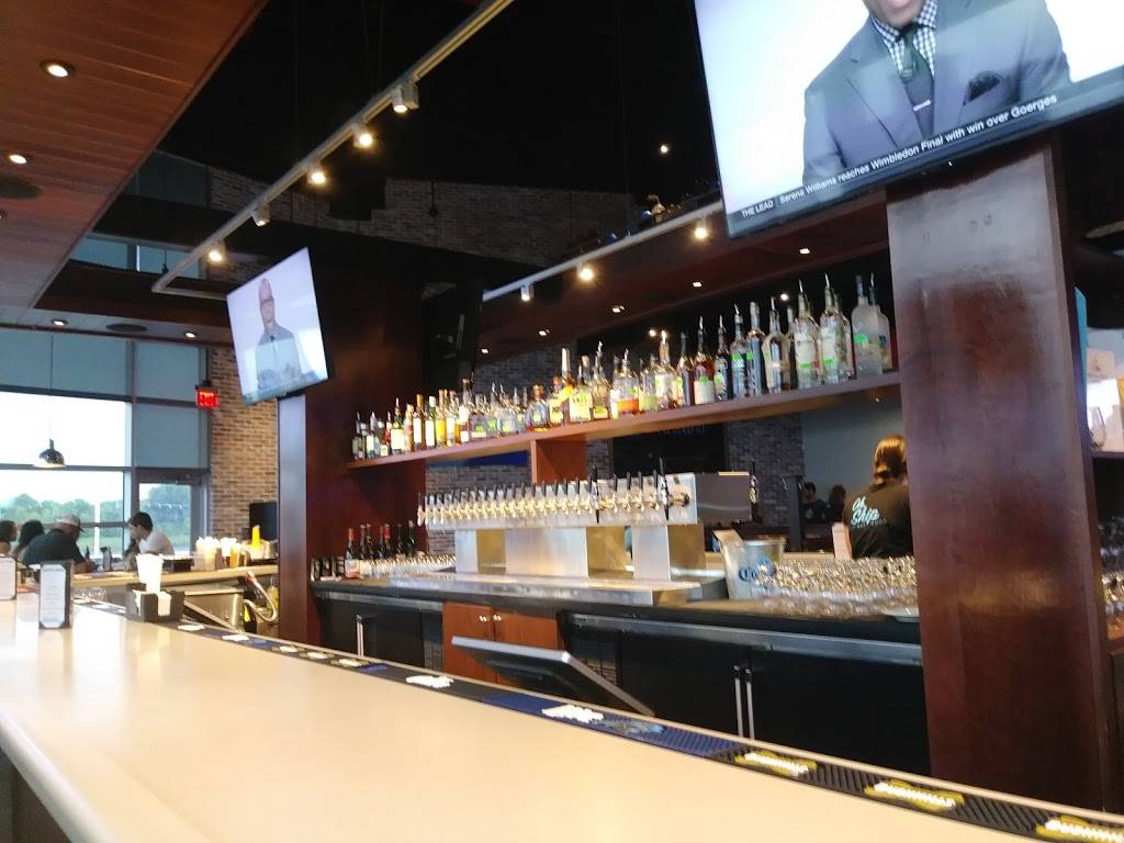 Marina Grill | restaurant | 18 Harnett St, Wilmington, NC 28401, USA | 9107697974 OR +1 910-769-7974