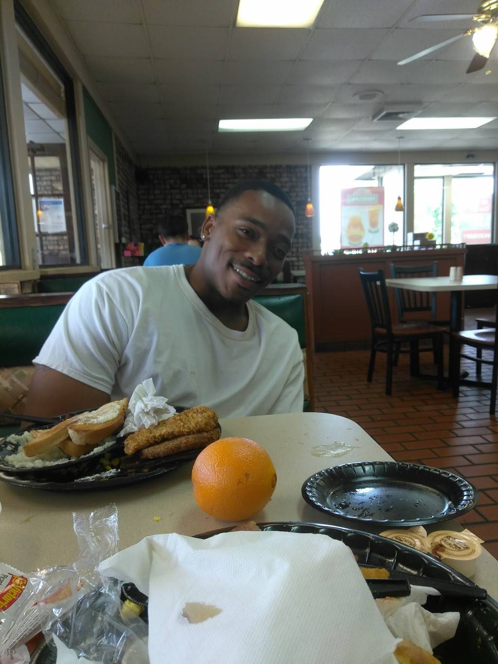 Grandys | restaurant | 3230 W Camp Wisdom Rd, Dallas, TX 75237, USA | 9722961944 OR +1 972-296-1944