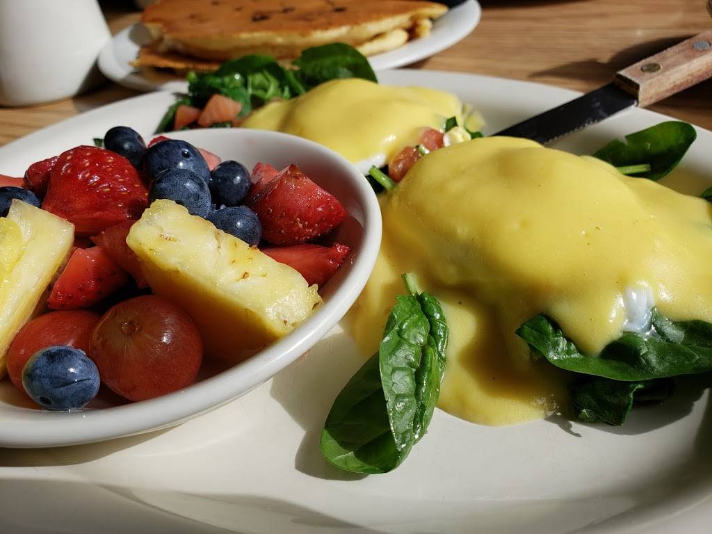 Warrens Waterfront Restaurant | restaurant | 96 Main St, Bucksport, ME 04416, USA | 2074691600 OR +1 207-469-1600