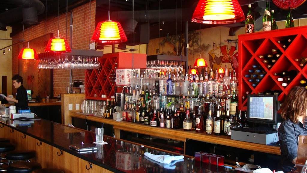 Deep Sushi | restaurant | 2624 Elm St, Dallas, TX 75226, USA | 2146511177 OR +1 214-651-1177