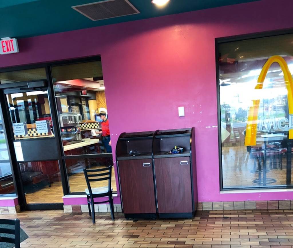 McDonalds | cafe | 1205 W Campus Dr, Wausau, WI 54401, USA | 7156752376 OR +1 715-675-2376