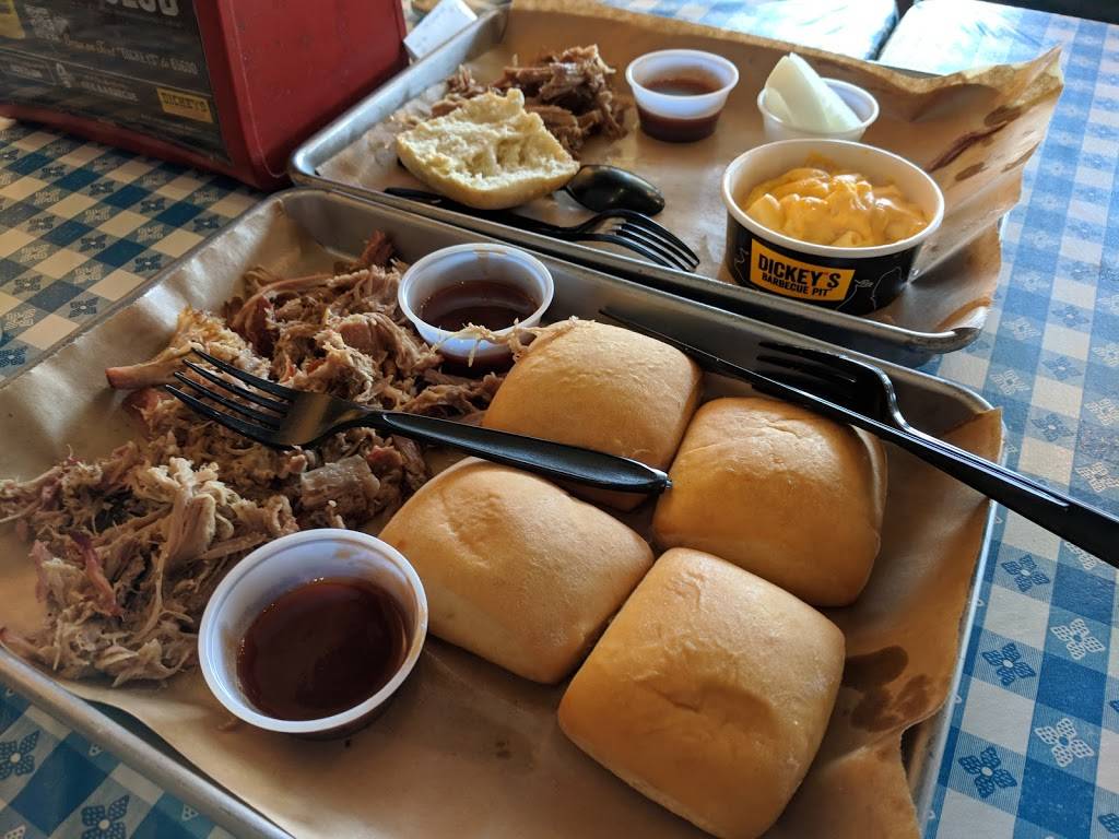 Dickeys Barbecue Pit | restaurant | 27949 Greenspot Rd, Highland, CA 92346, USA | 9098622000 OR +1 909-862-2000