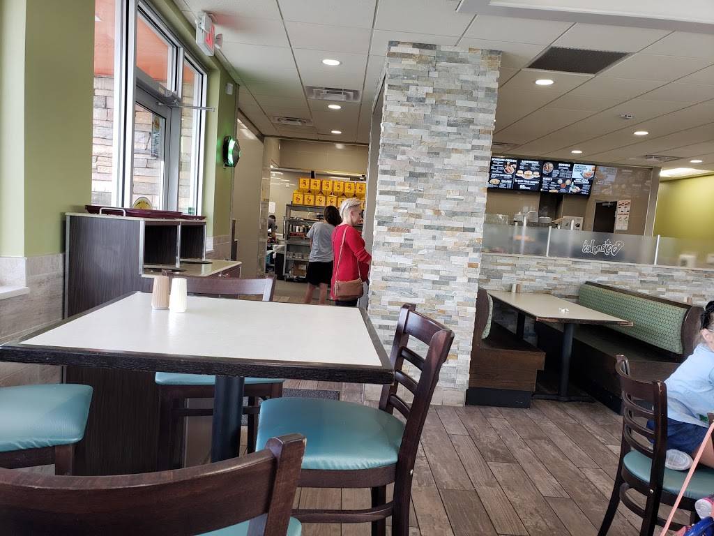 Bojangles Famous Chicken n Biscuits | restaurant | 4828 SW College Rd, Ocala, FL 34474, USA | 3527896000 OR +1 352-789-6000