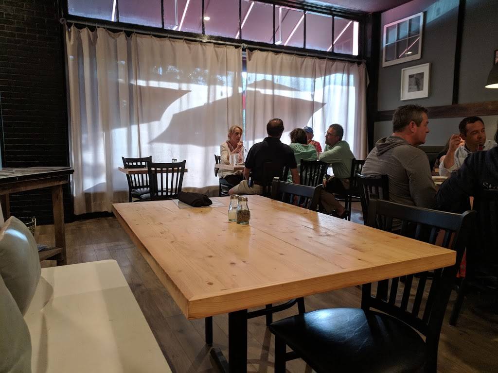 Table 20 | restaurant | 20 N Wall St, Cartersville, GA 30120, USA | 4703154851 OR +1 470-315-4851