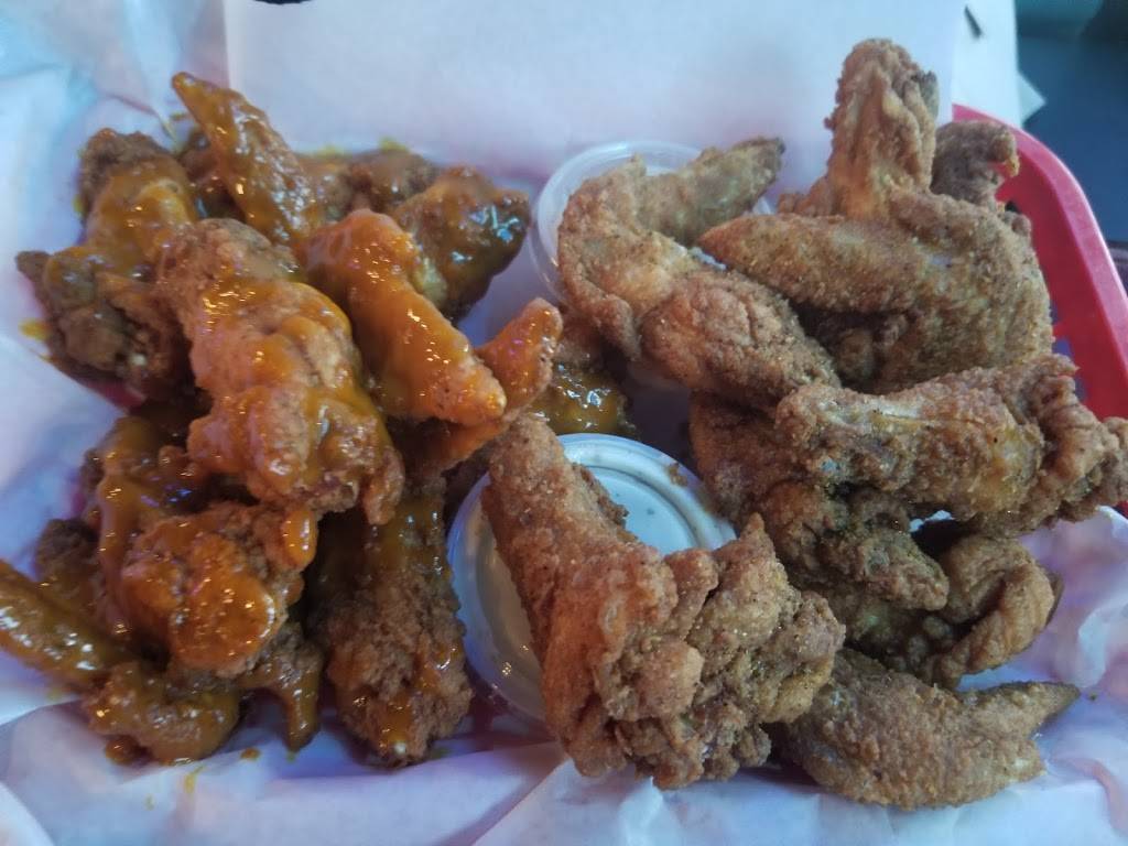 Lews Blue Note Bar & Grill | restaurant | 341 Beale St, Memphis, TN 38103, USA | 9015778387 OR +1 901-577-8387