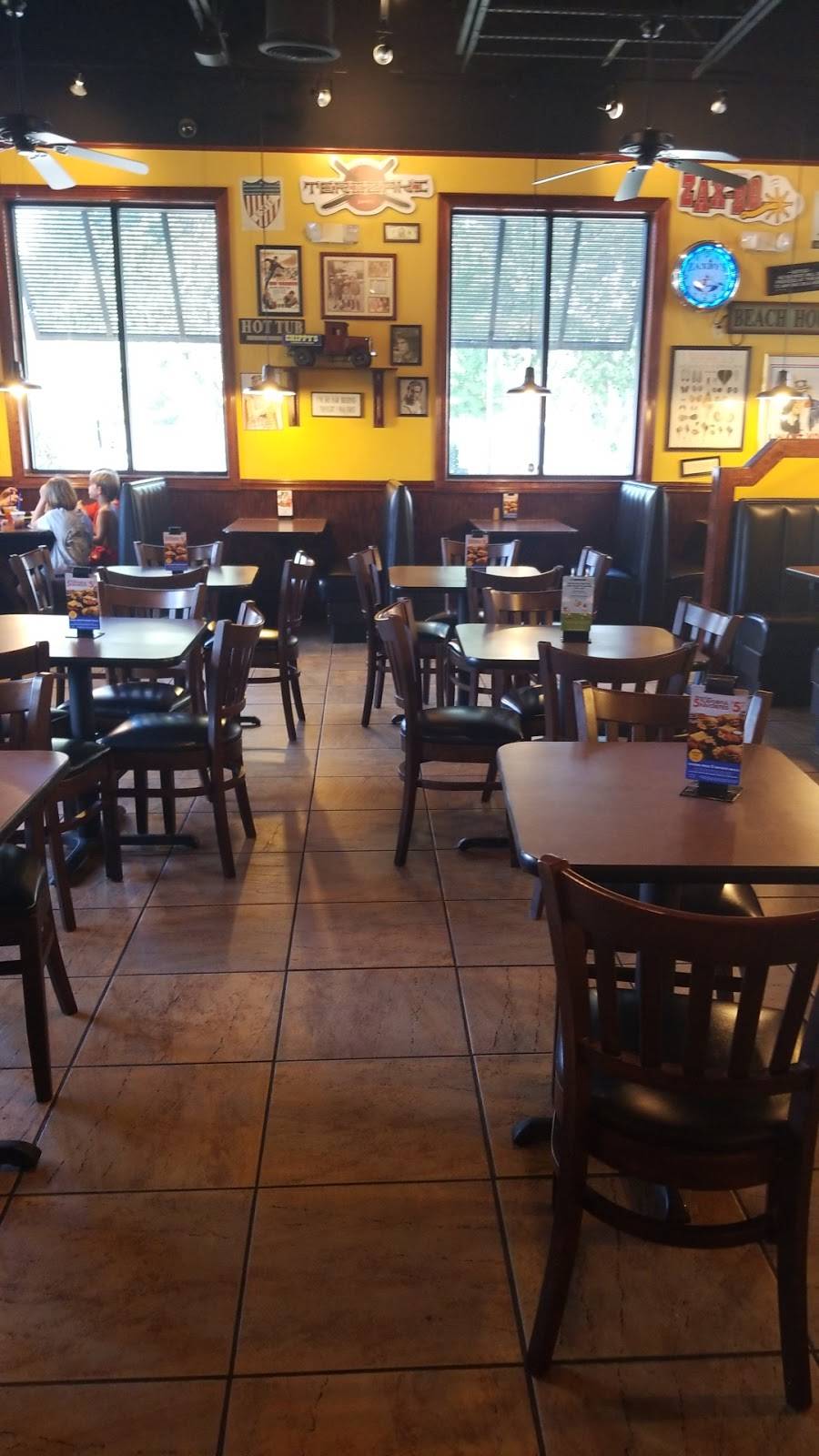 Zaxbys Chicken Fingers & Buffalo Wings | restaurant | 1018 Folly Rd, Charleston, SC 29412, USA | 8437621919 OR +1 843-762-1919