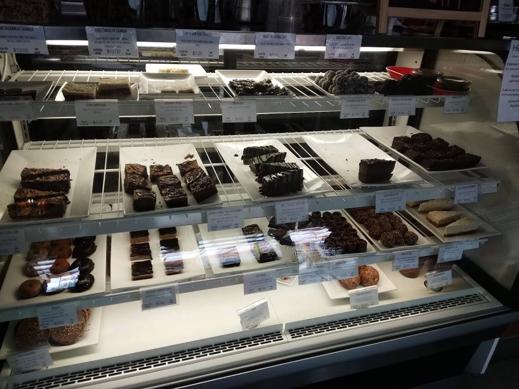 Ezras Enlightened Cafe | restaurant | 6516 Ferguson St, Indianapolis, IN 46220, USA | 3172553972 OR +1 317-255-3972