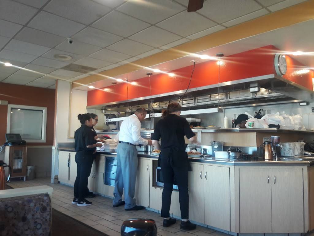 I Heart Pancakes | restaurant | 3001 S Bristol St, Santa Ana, CA 92704, USA | 7145579849 OR +1 714-557-9849