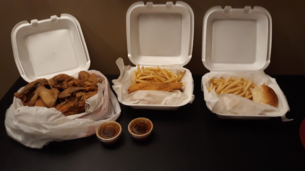 Arlanderz Chicken & Fish | restaurant | 1814 N Farwell Ave, Milwaukee, WI 53202, USA | 4148375151 OR +1 414-837-5151