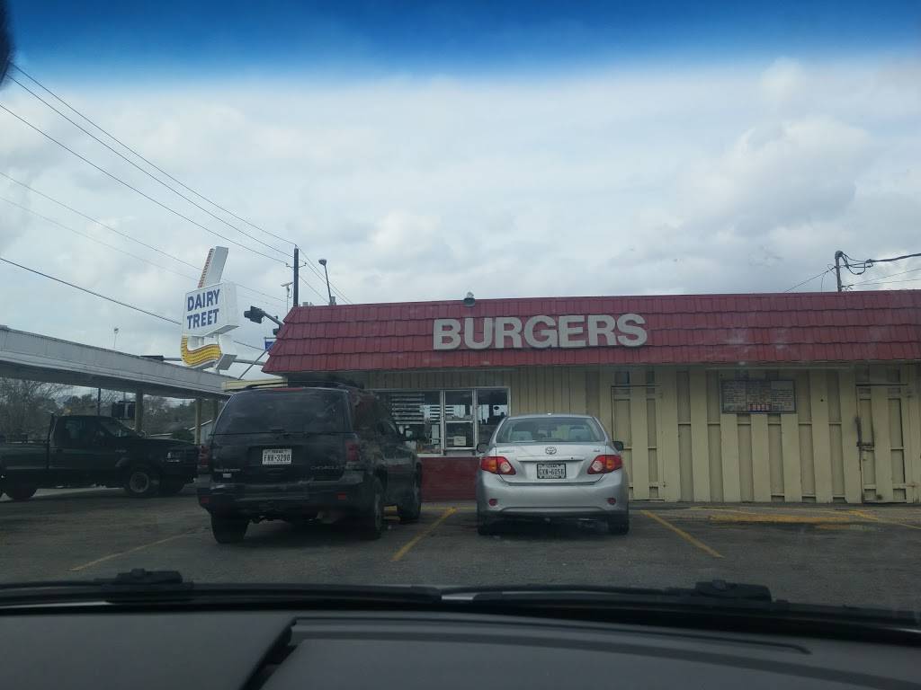 Dairy Treet Inc | restaurant | 3808 N Laurent St, Victoria, TX 77901, USA | 3615733104 OR +1 361-573-3104