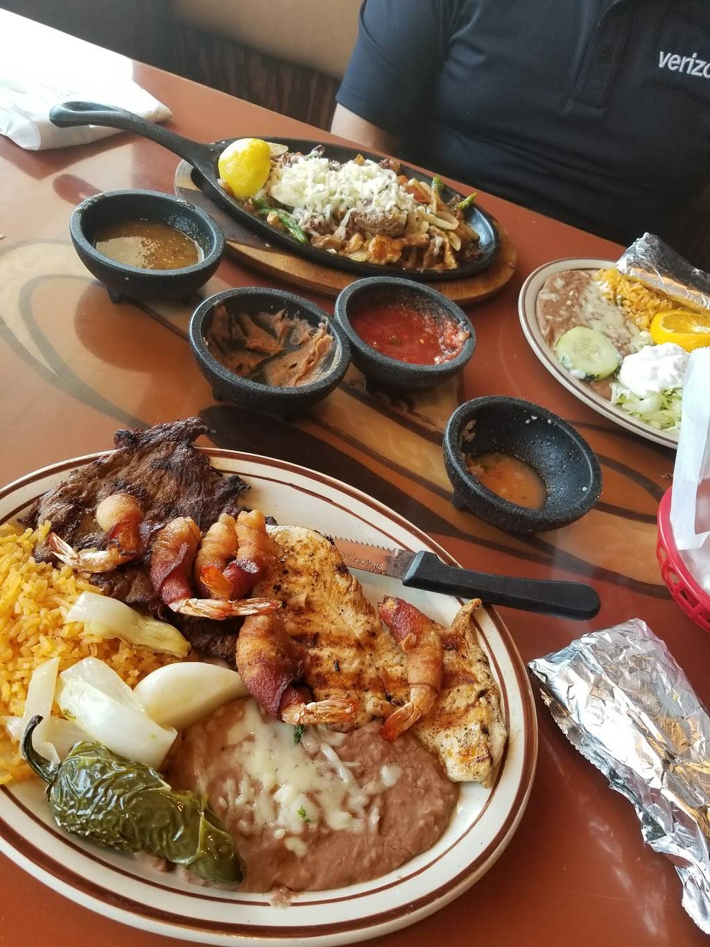 El Tapatio | restaurant | 3751 EP True Pkwy, West Des Moines, IA 50265, USA | 5152254007 OR +1 515-225-4007