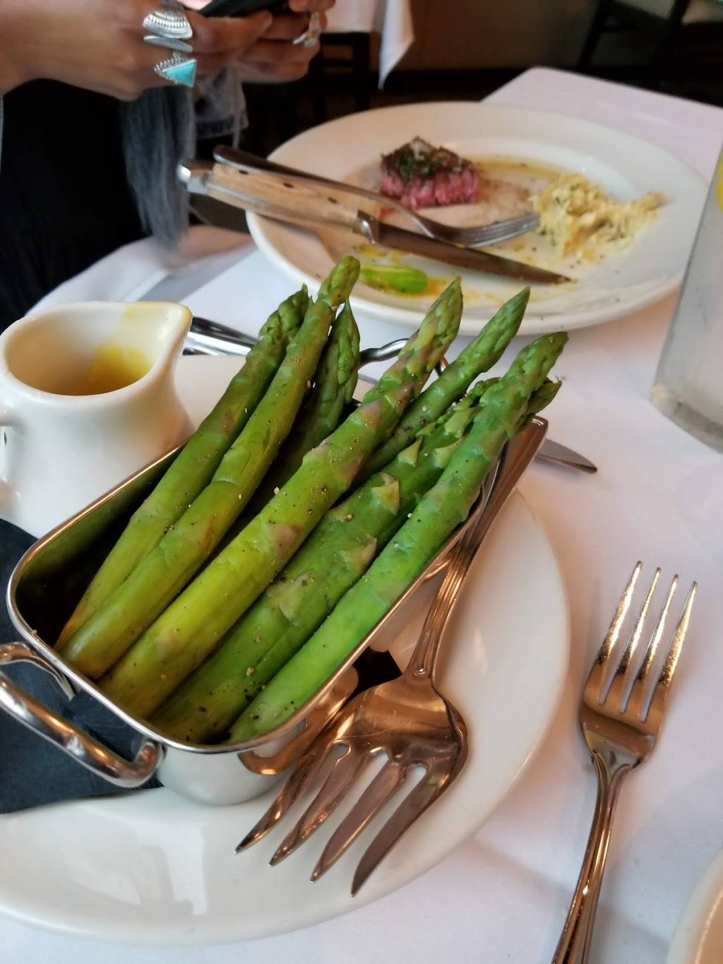 Broadway 10 Bar & Chophouse | restaurant | 1101, Buick Building, N Broadway Ave, Oklahoma City, OK 73103, USA | 4052123949 OR +1 405-212-3949