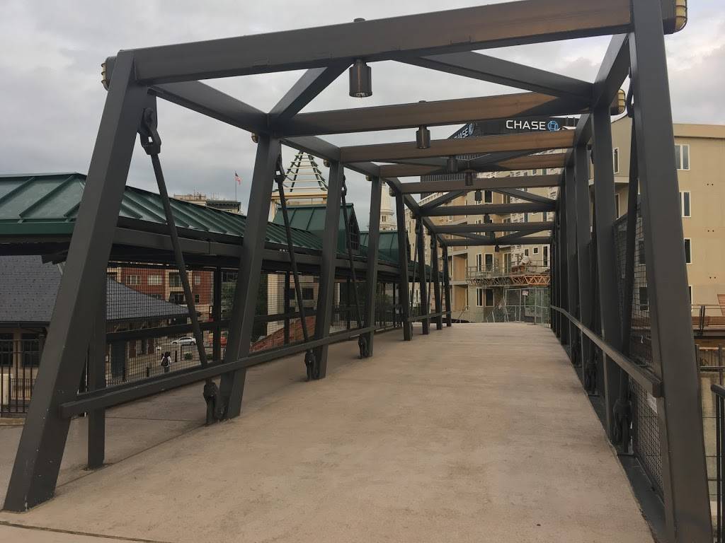 Hilton w Lafayette In | restaurant | 356 E State St, West Lafayette, IN 47906, USA | 7657432100 OR +1 765-743-2100