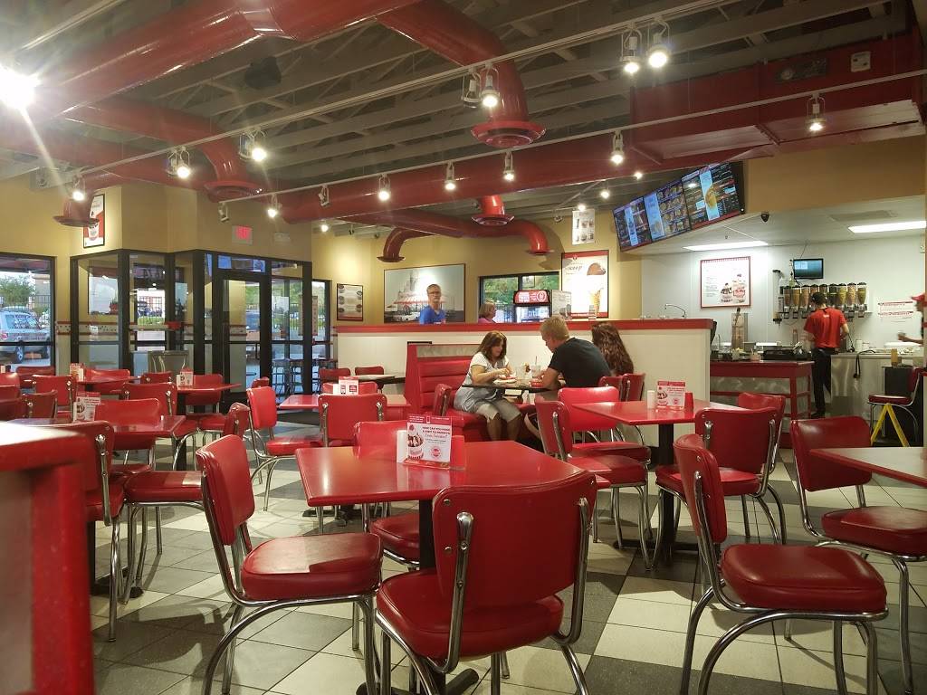 Freddys Frozen Custard & Steakburgers | restaurant | 11674 S 73rd St, Papillion, NE 68046, USA | 4025978909 OR +1 402-597-8909